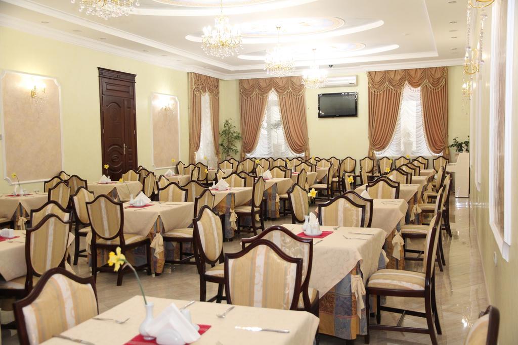 Kleopatra Vip Hotel Kamjanets-Podilsky Buitenkant foto