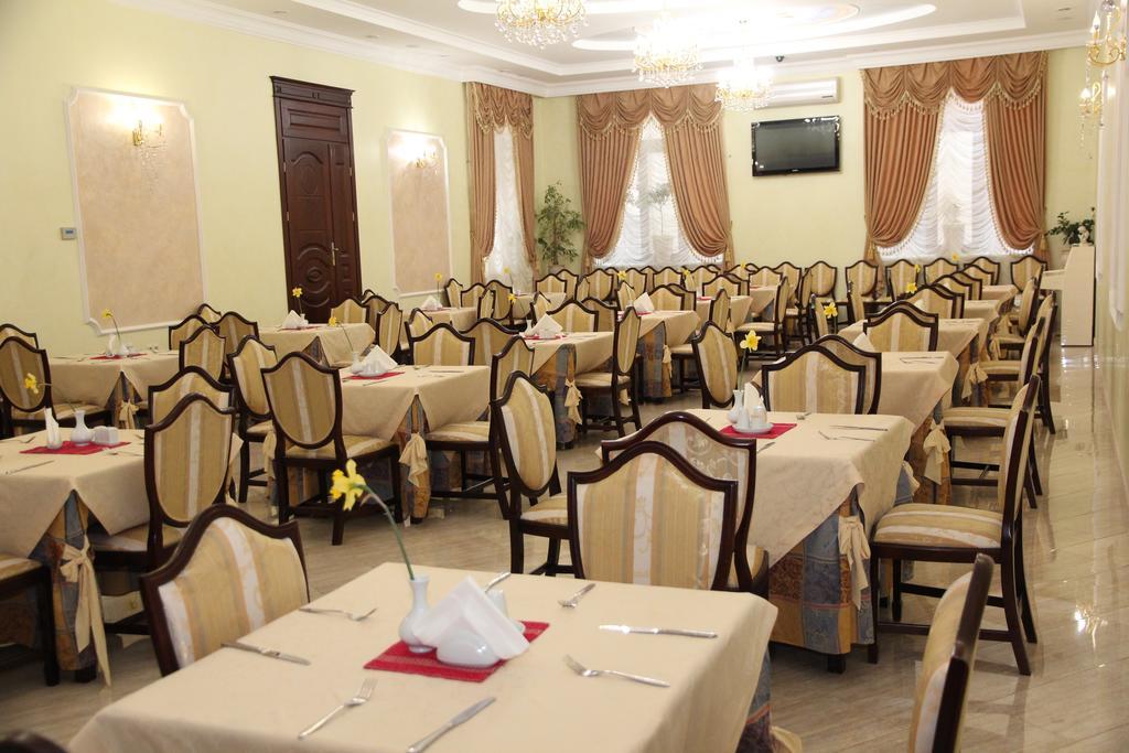 Kleopatra Vip Hotel Kamjanets-Podilsky Buitenkant foto