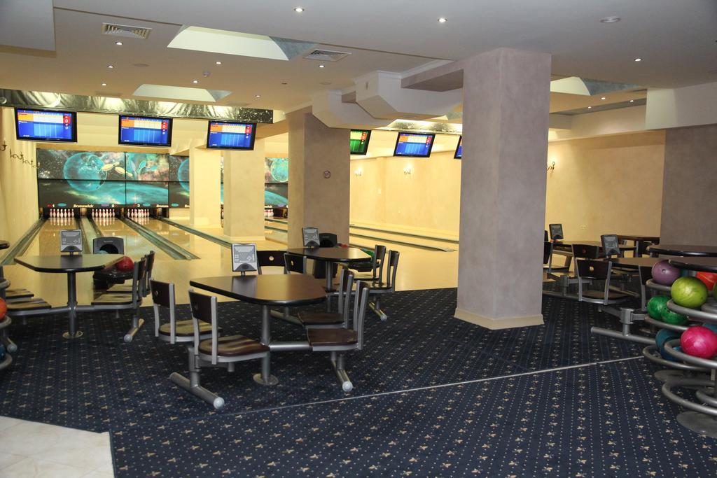 Kleopatra Vip Hotel Kamjanets-Podilsky Buitenkant foto