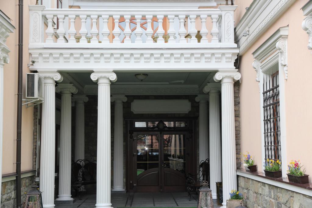 Kleopatra Vip Hotel Kamjanets-Podilsky Buitenkant foto